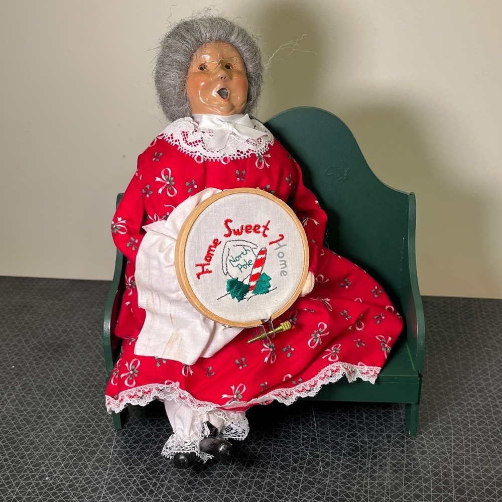 Vtg Byers Choice Caroler Mrs Claus Sitting on Bench, Needlepoint Home Sweet Home